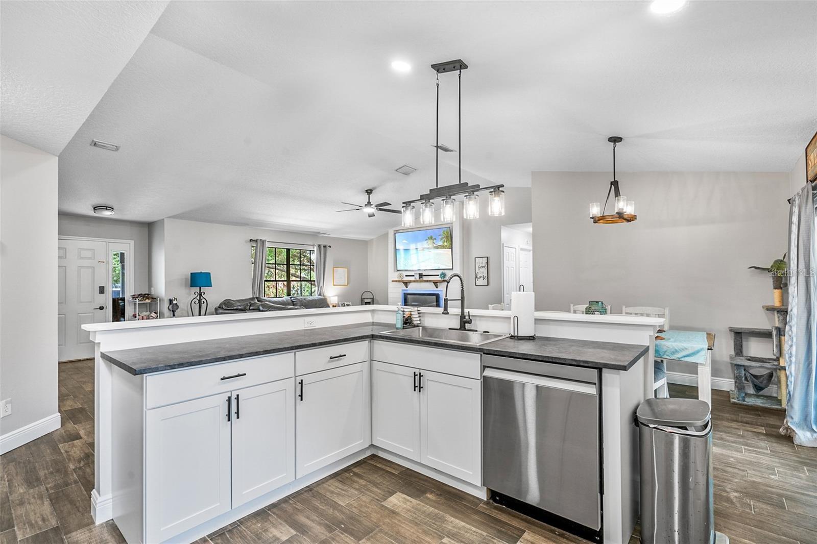 MONTVERDE LAKE FLORENCE SHORES - Residential