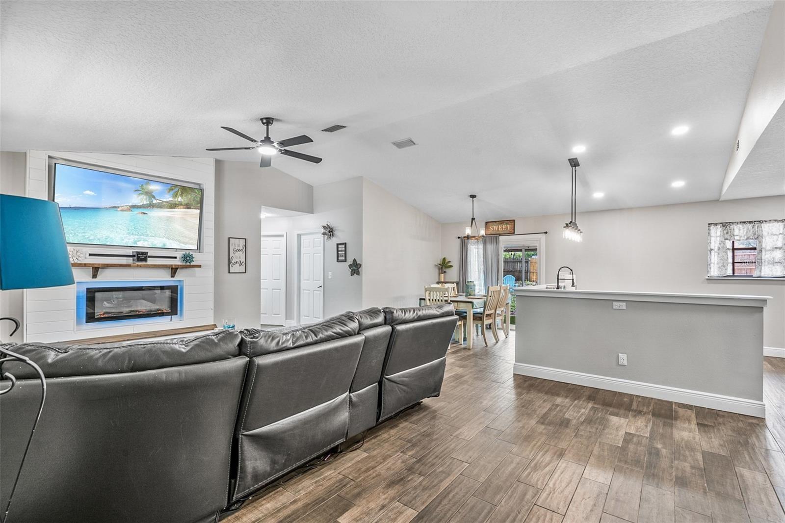 17411 HILLSIDE DRIVE