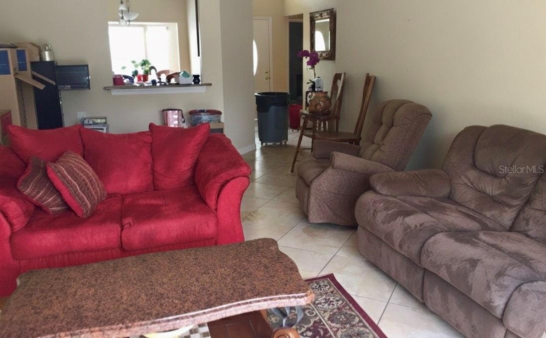 COUNTRY WALK - Residential Lease