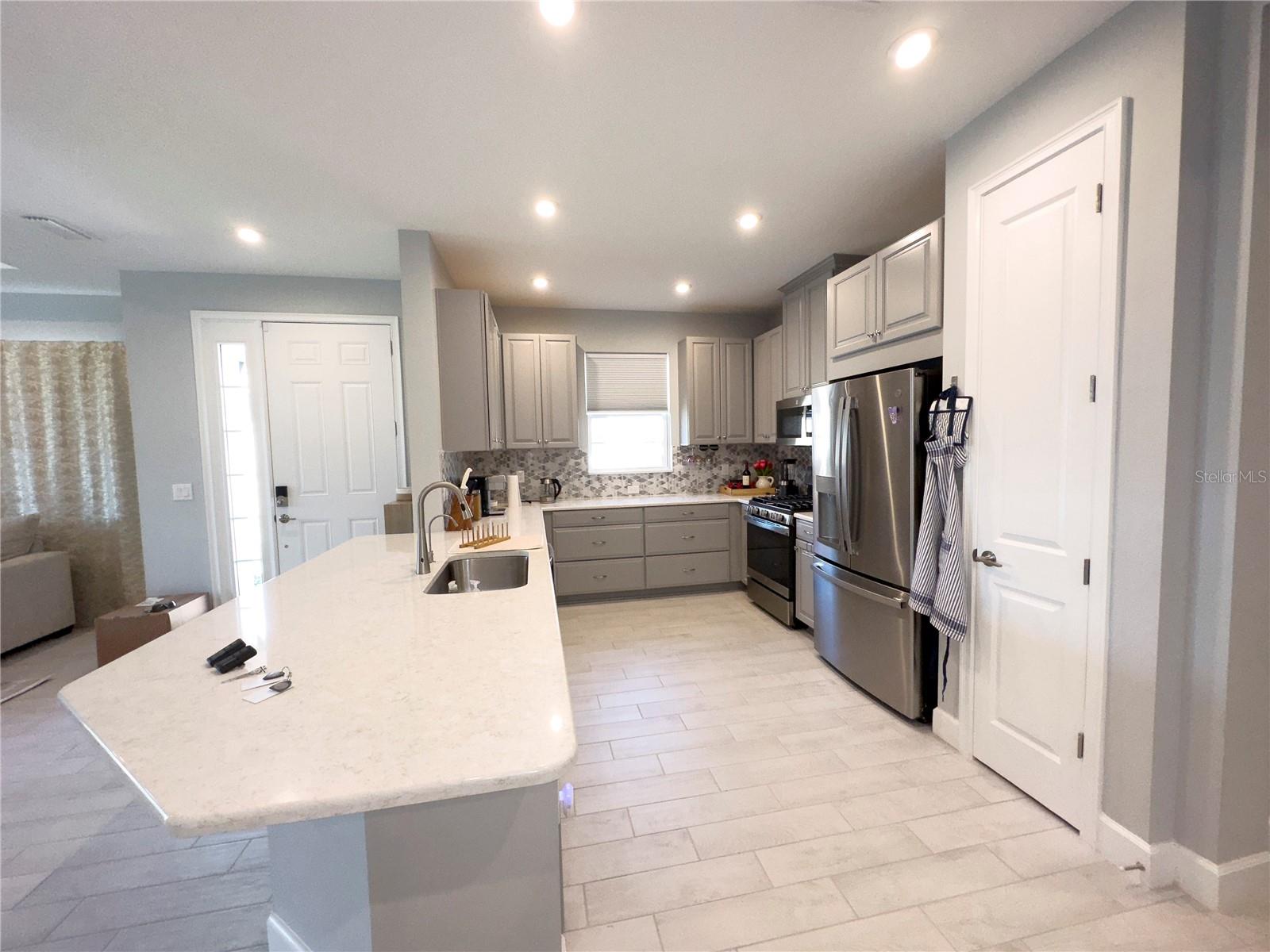 AZARIO ESPLANADE PH II SUBPH A, B & P - Residential Lease