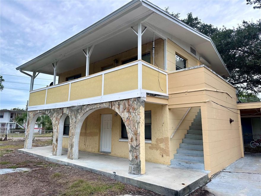 Great 1/2 Duplex apartment in South St. Pete. Large two bedroom one bathroom. 5 Minutes to downtown. The unit has been refreshed including new paint, appliances, window treatments and ceiling fans. Water, Sewer, Trash $50/month. Tenants must show 2.5x rent for monthly income. 1 Pet allowed 50lb max. SECTION 8 Ok!