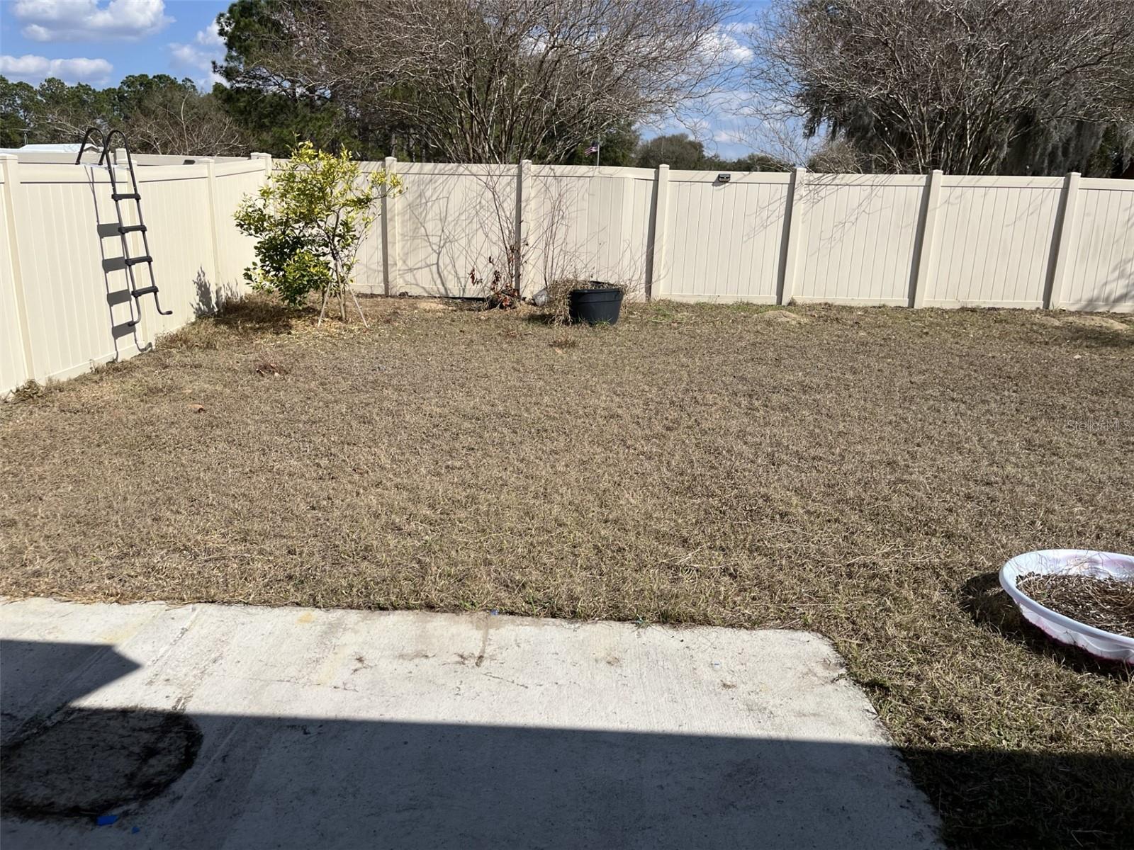 TRIUMPH SOUTH PH 1 - Residential