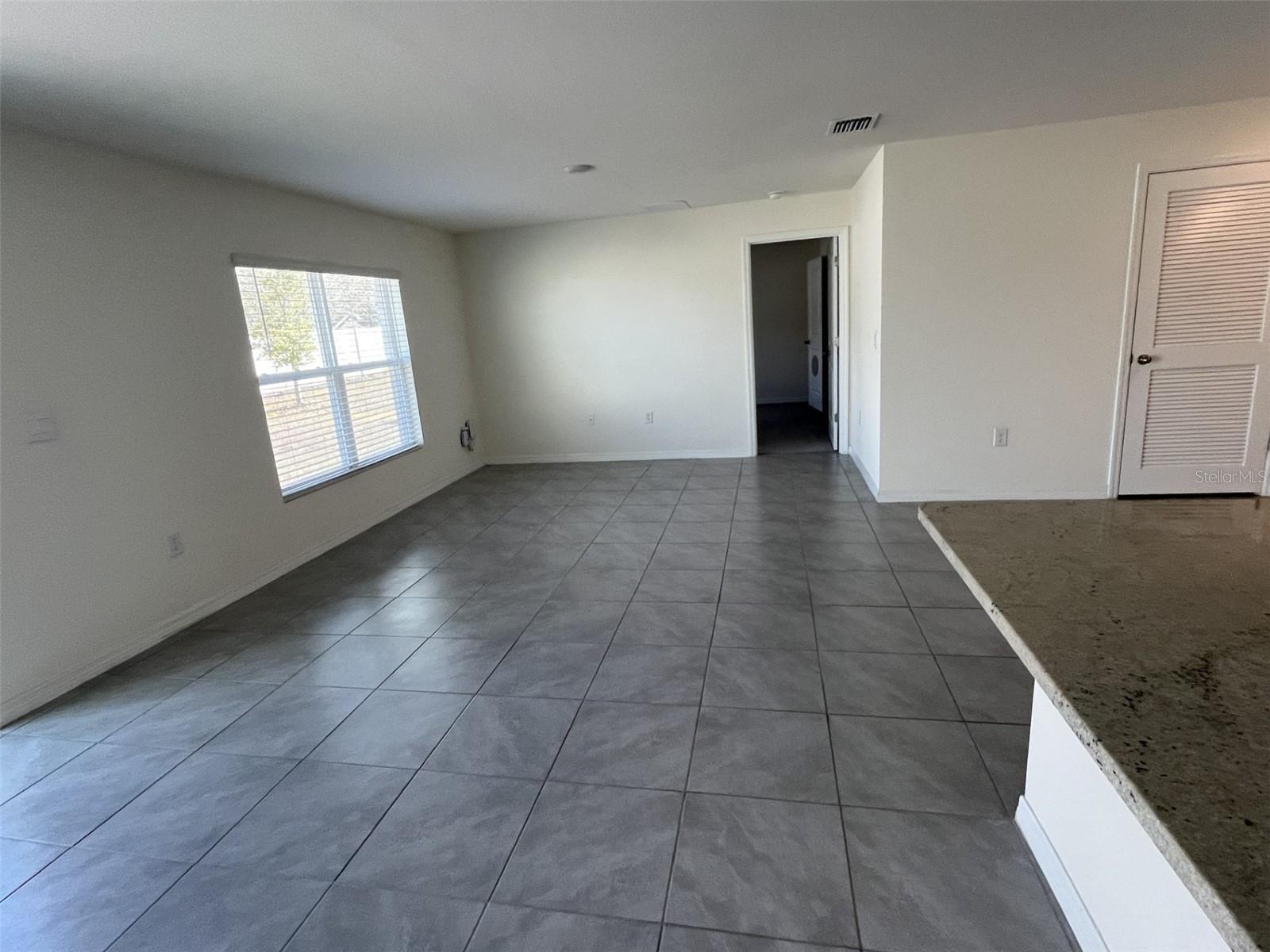 TRIUMPH SOUTH PH 1 - Residential