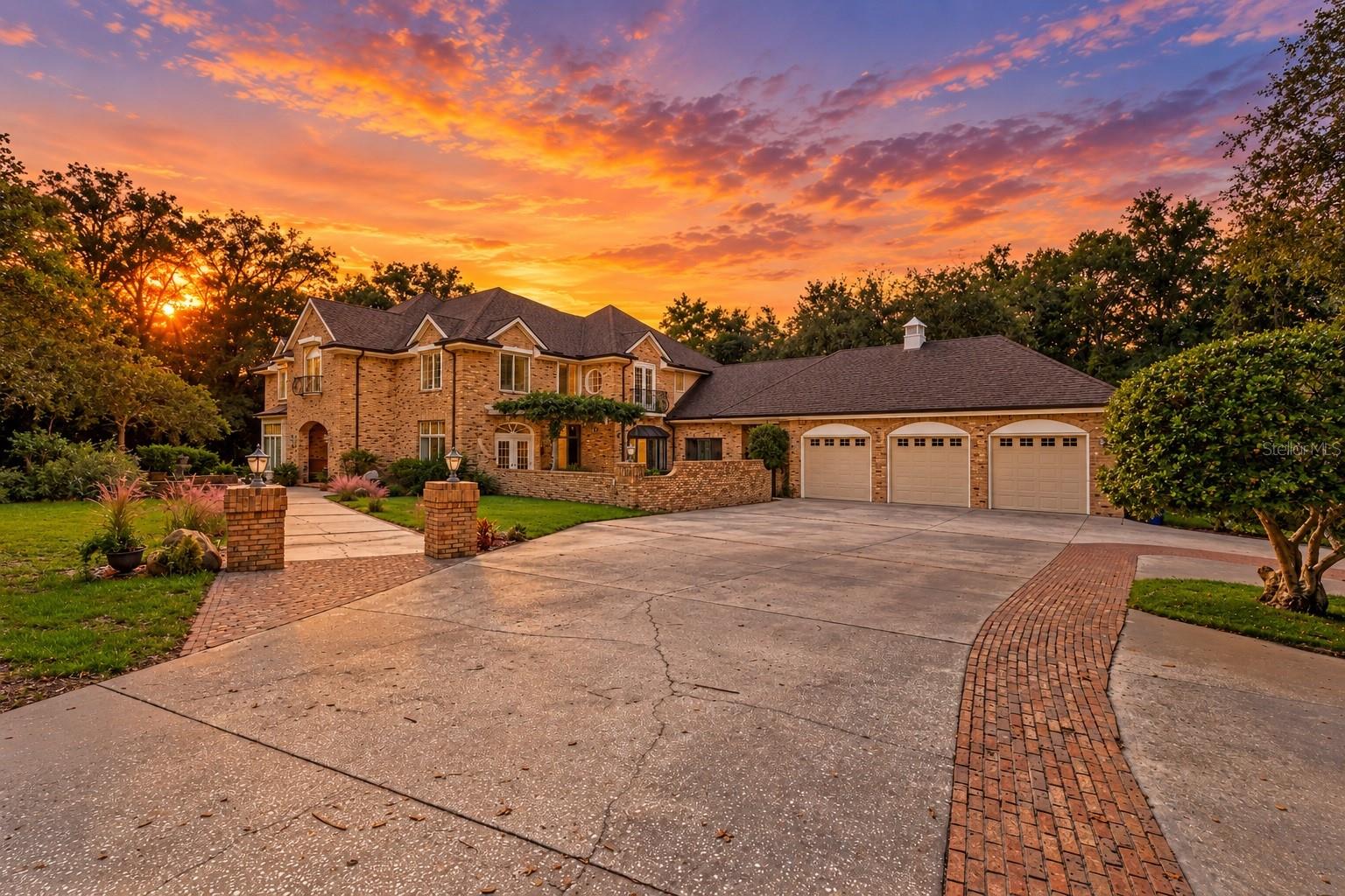 5037 WILLOW OAK LANE