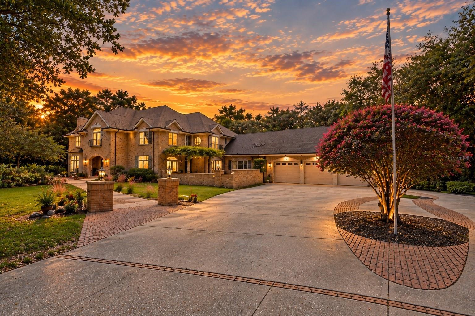 5037 WILLOW OAK LANE
