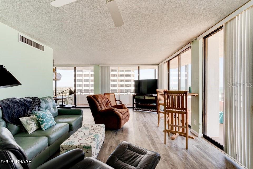 ALIKI CONDO - Residential