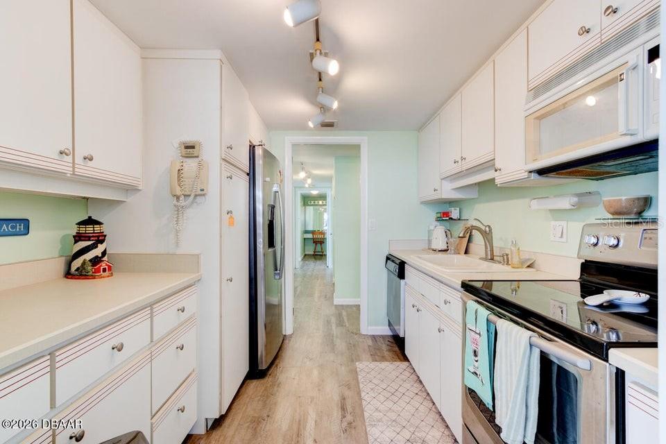 ALIKI CONDO - Residential