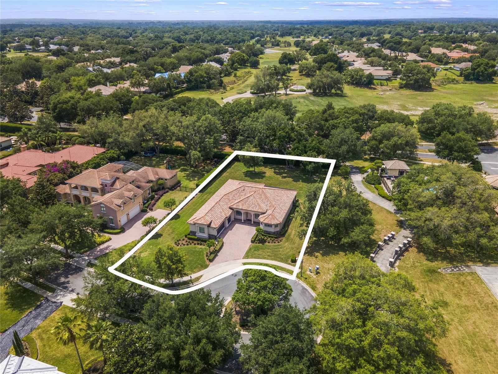 HEATHROW COUNTRY ESTATE - Residential