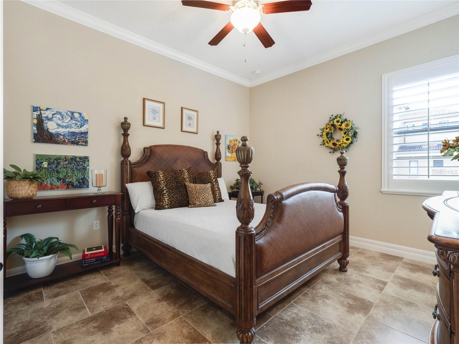 HEATHROW COUNTRY ESTATE - Residential