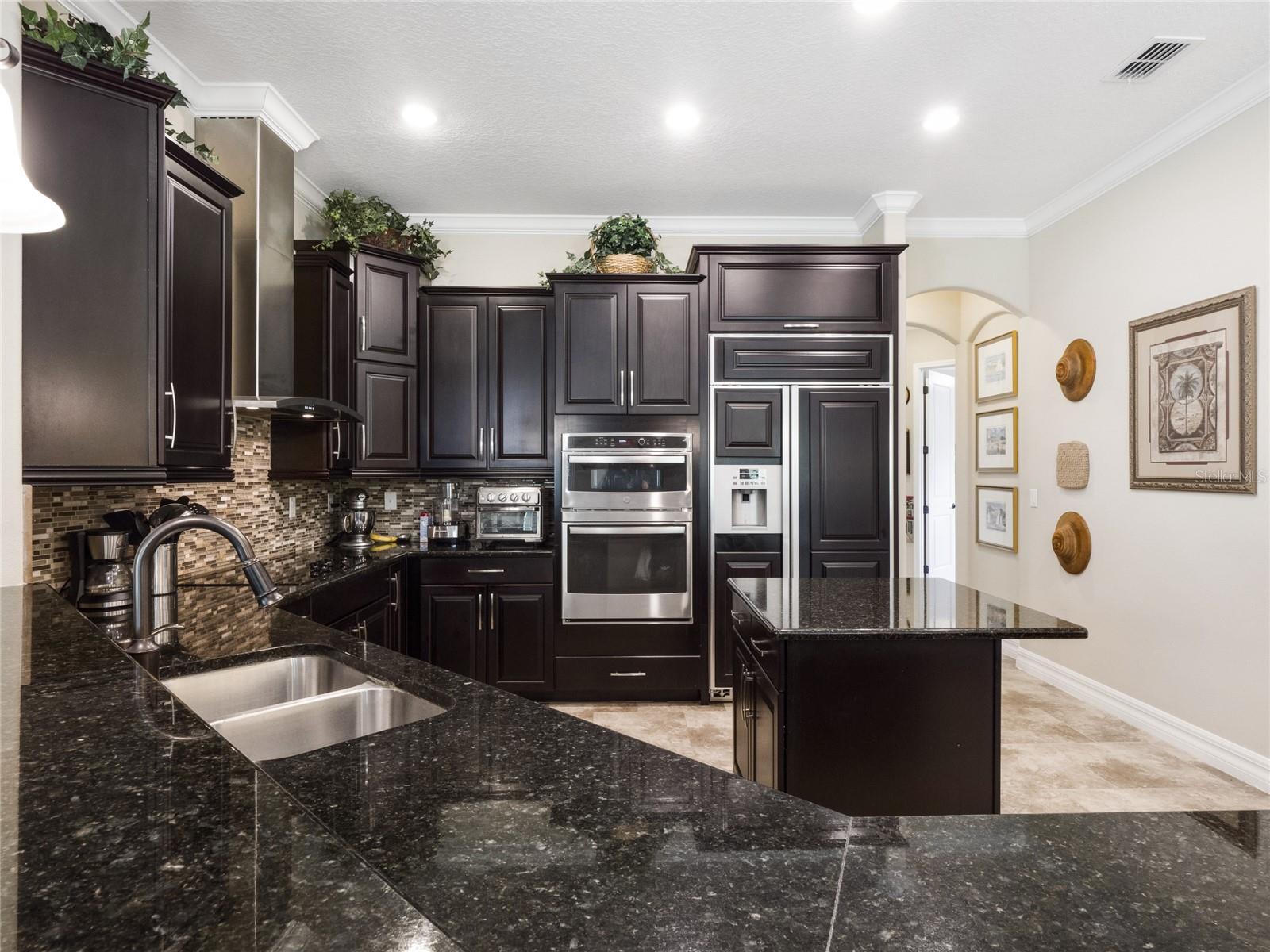 HEATHROW COUNTRY ESTATE - Residential