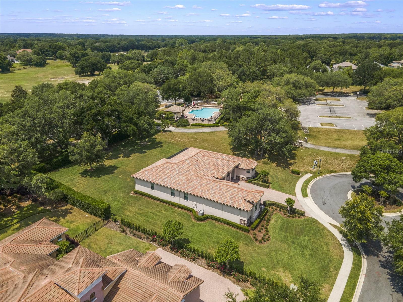 HEATHROW COUNTRY ESTATE - Residential