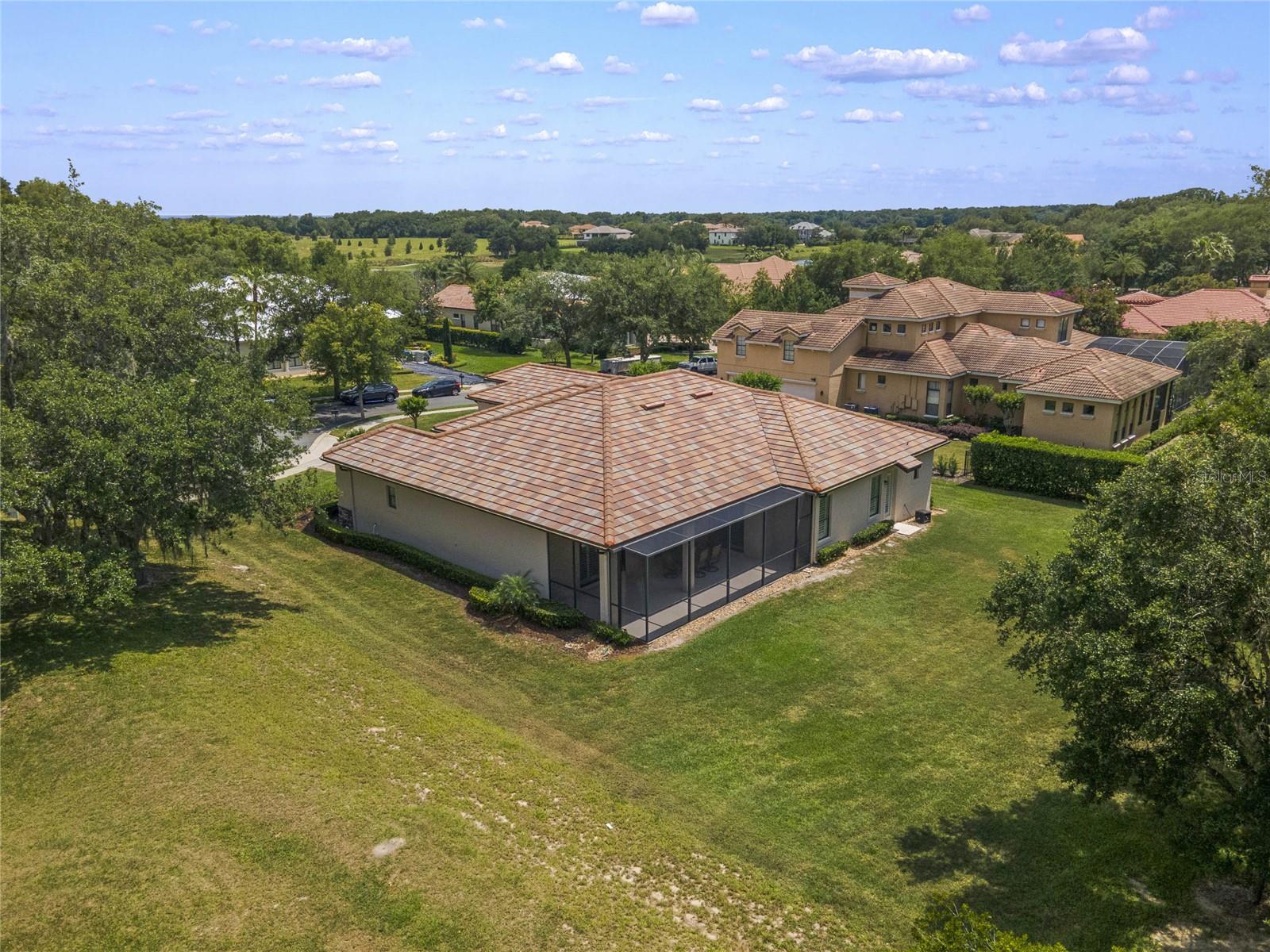 HEATHROW COUNTRY ESTATE - Residential