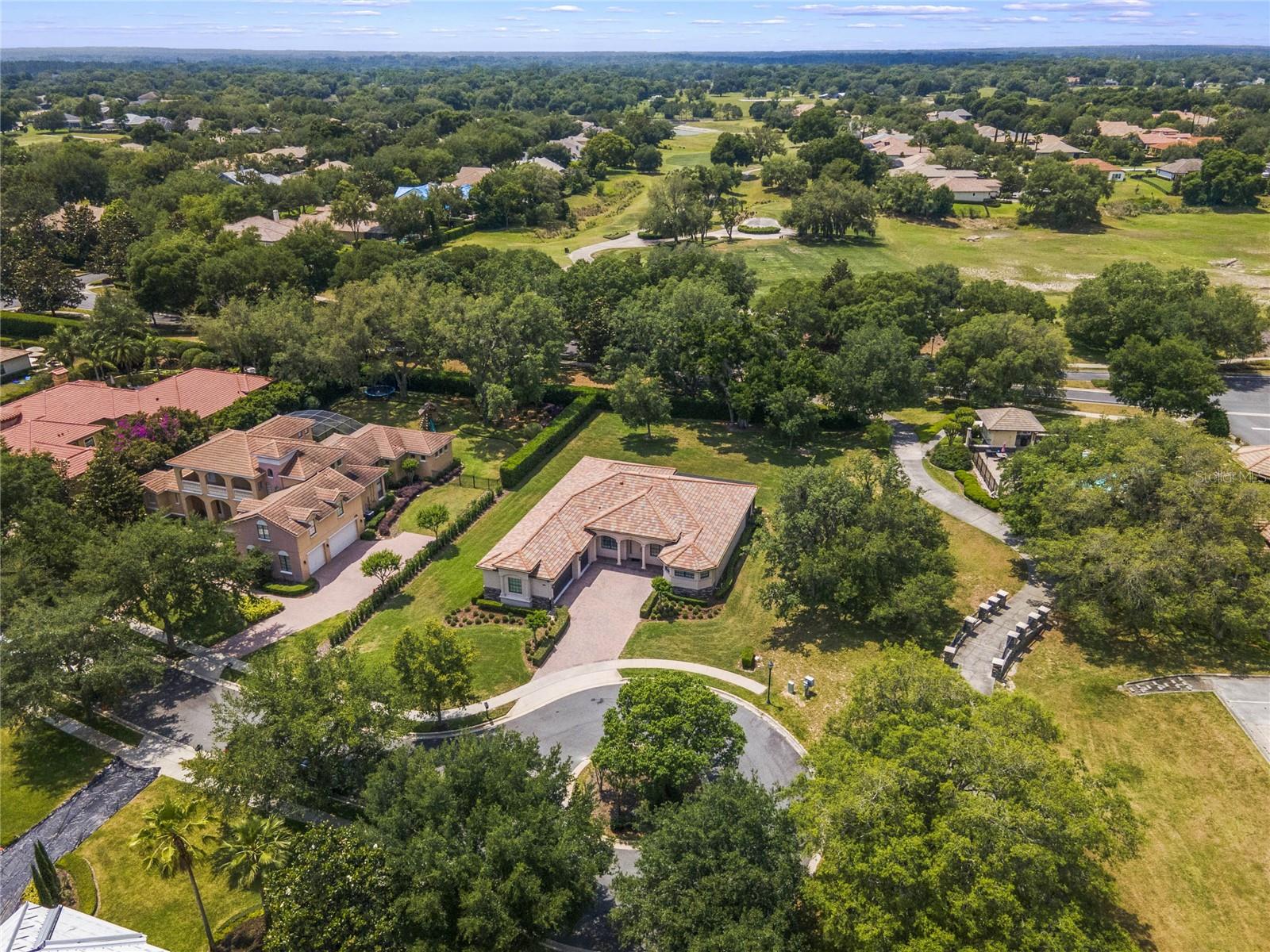 HEATHROW COUNTRY ESTATE - Residential