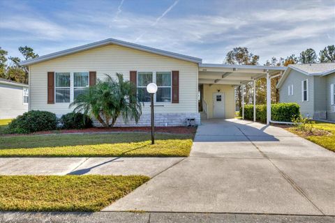 A home in ELLENTON