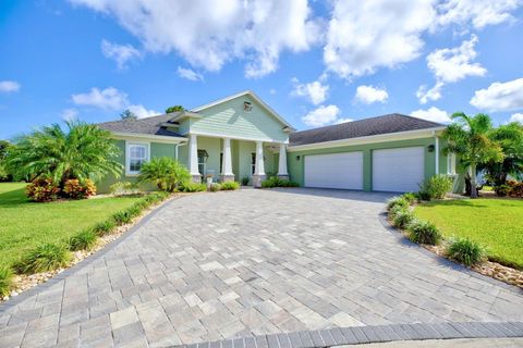 A home in LAKELAND