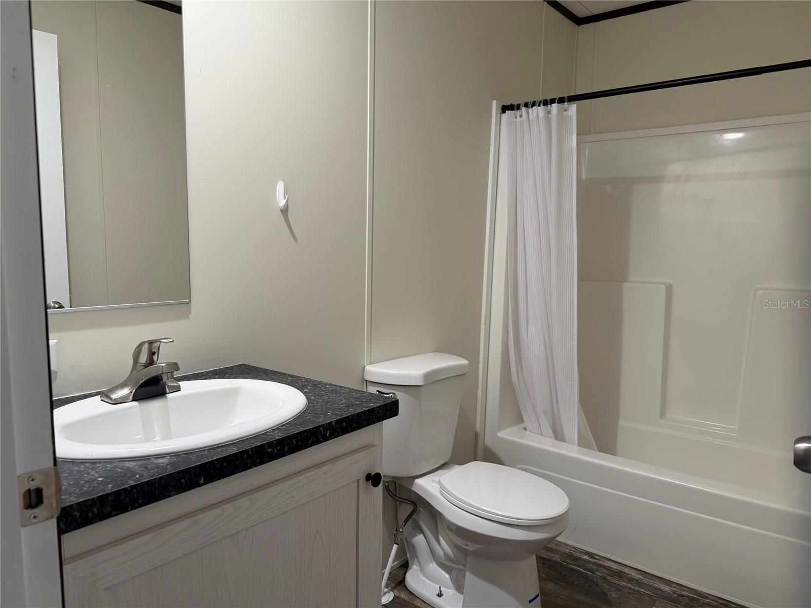 CITRA COMMERCE CENTER - Residential