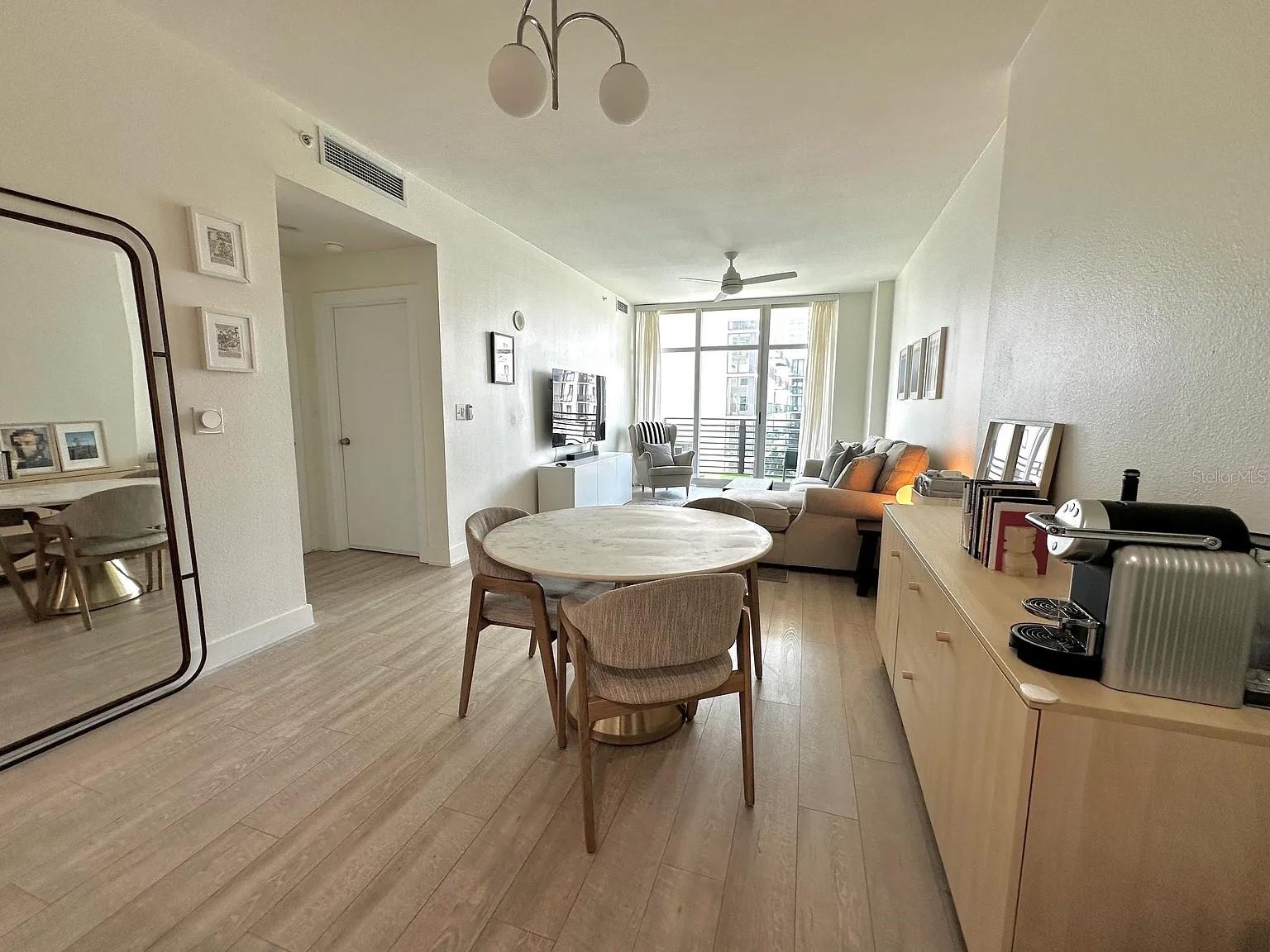 GRAND CENTRAL AT KENNEDY RESID - Residential Lease