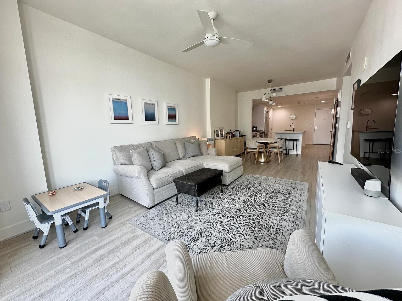 GRAND CENTRAL AT KENNEDY RESID - Residential Lease