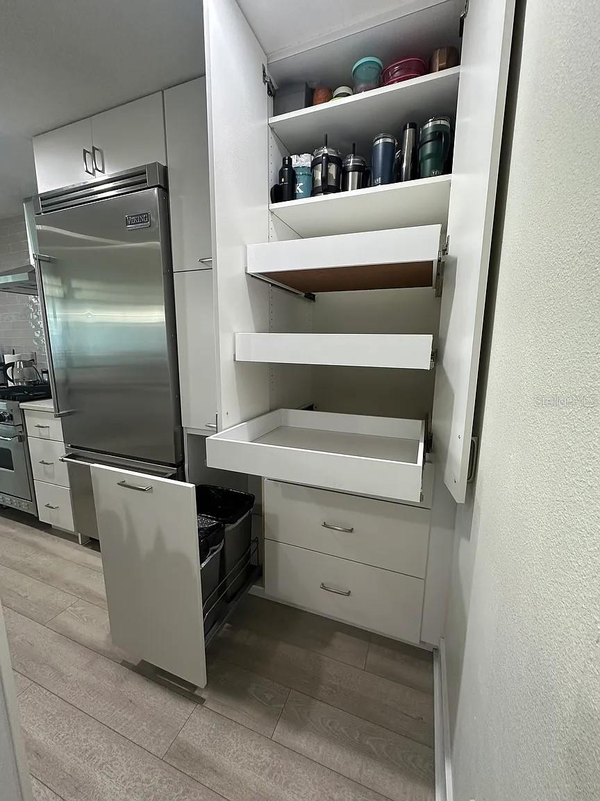 GRAND CENTRAL AT KENNEDY RESID - Residential Lease