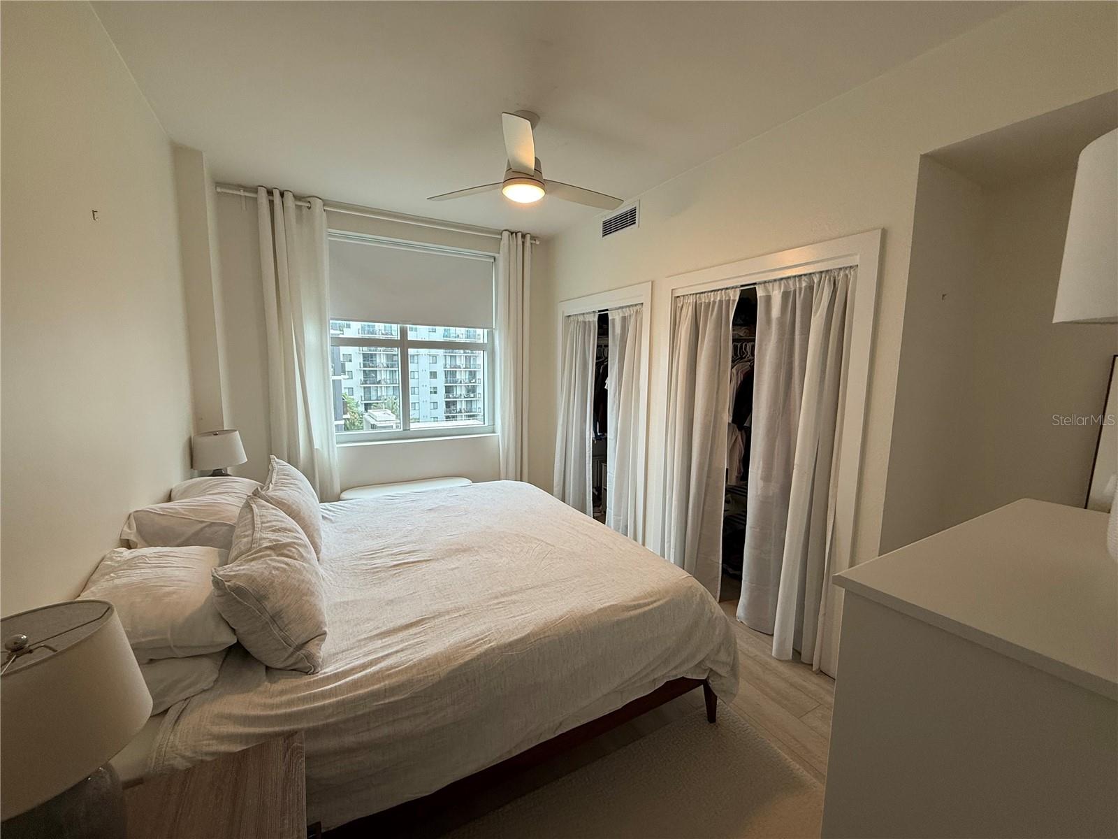 GRAND CENTRAL AT KENNEDY RESID - Residential Lease