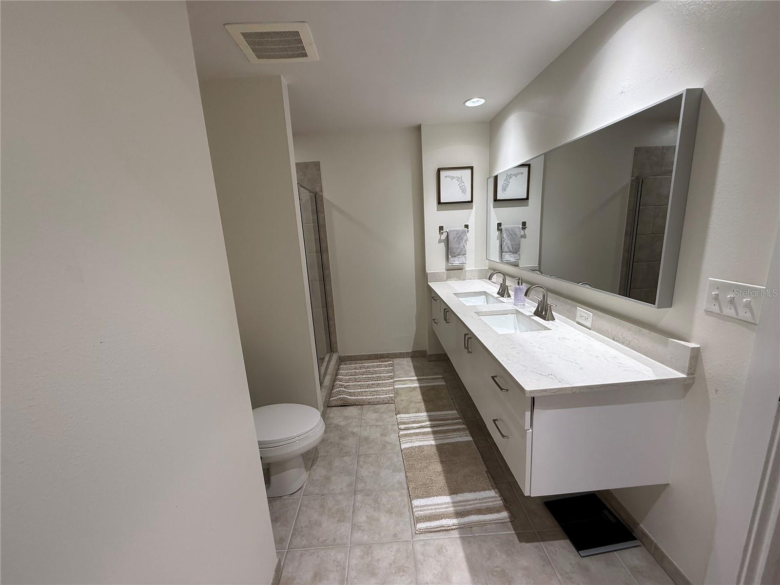 GRAND CENTRAL AT KENNEDY RESID - Residential Lease