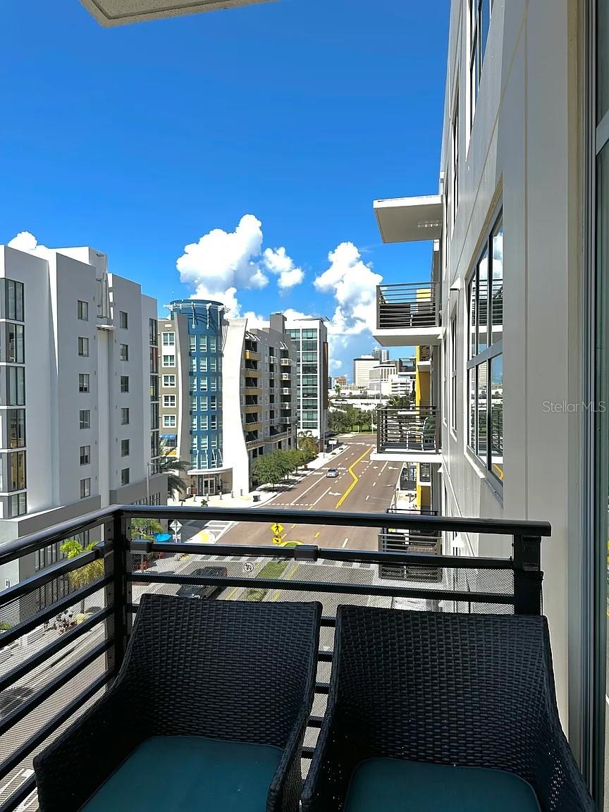 GRAND CENTRAL AT KENNEDY RESID - Residential Lease