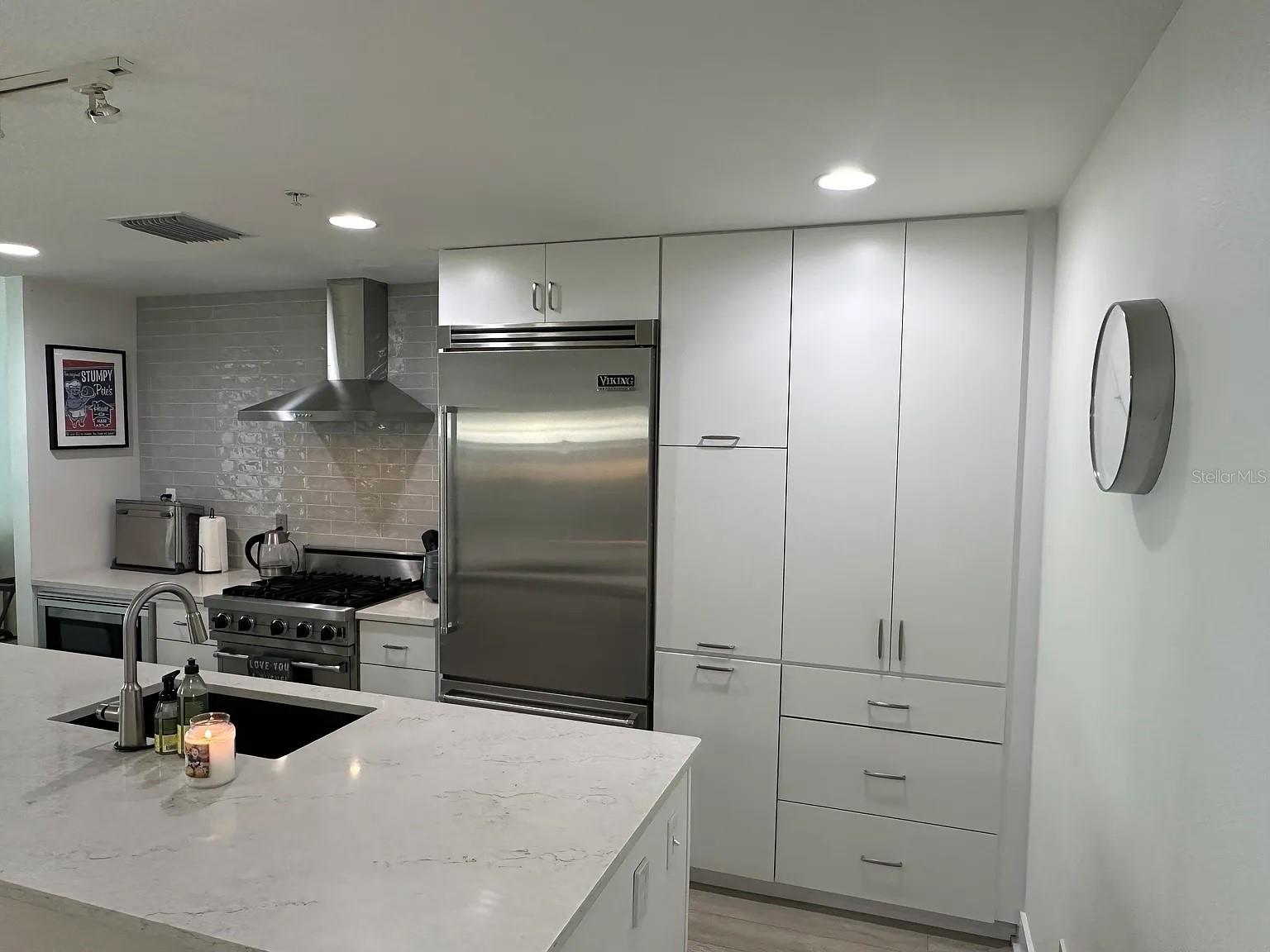 GRAND CENTRAL AT KENNEDY RESID - Residential Lease