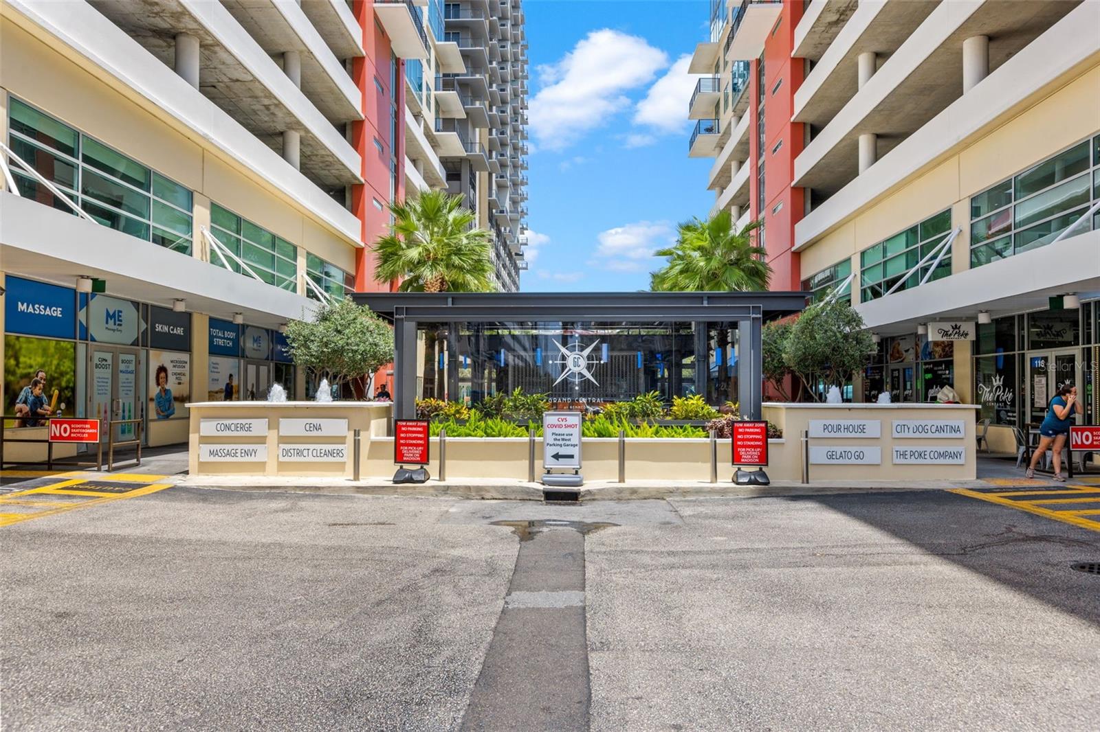 GRAND CENTRAL AT KENNEDY RESID - Residential Lease