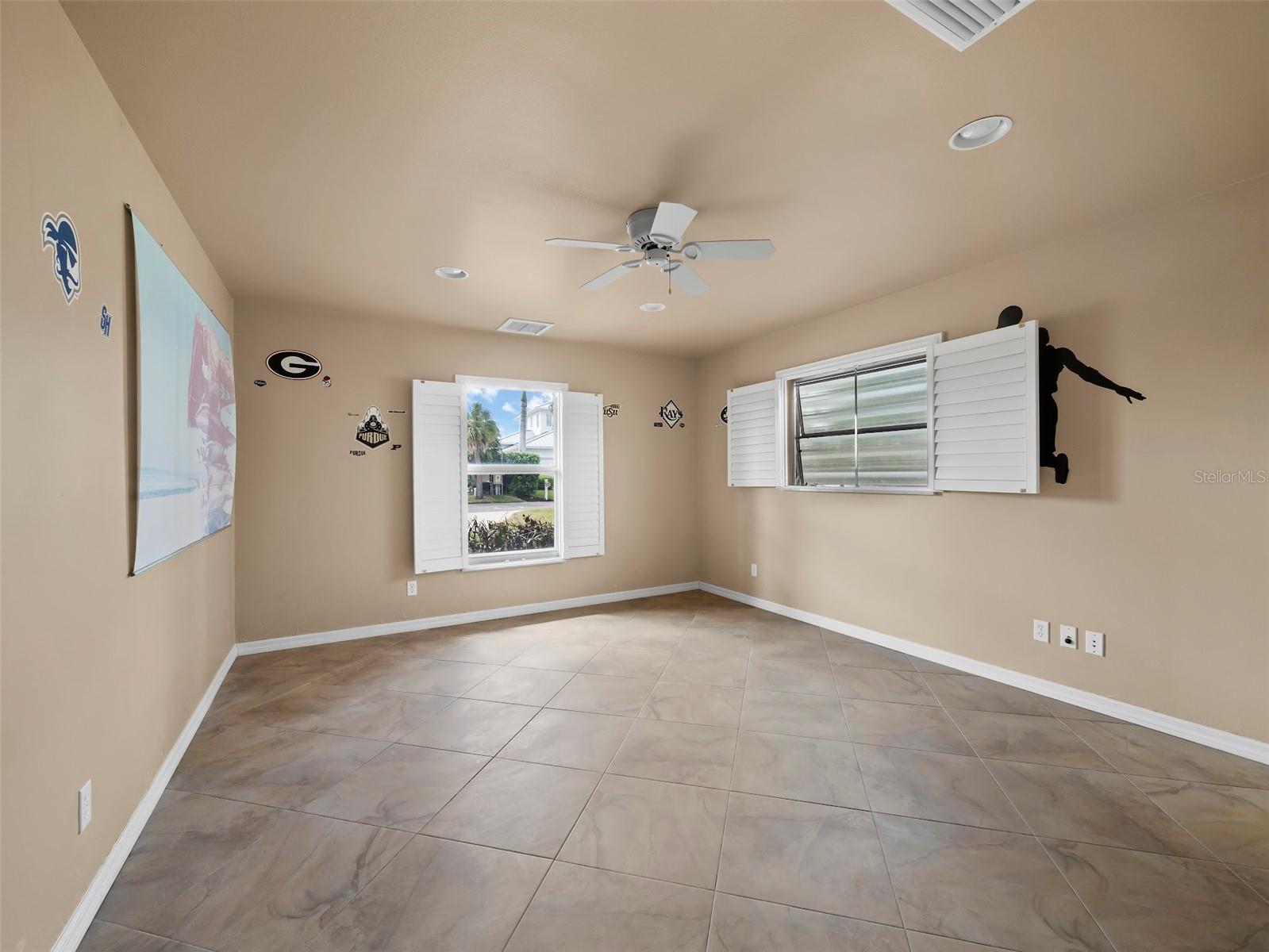 EMERALD HARBOR - Residential