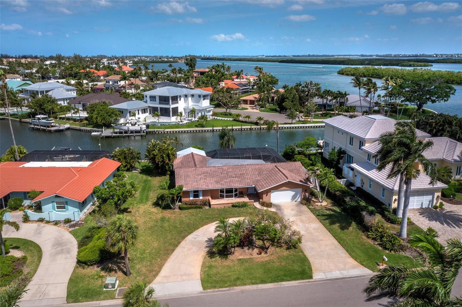 EMERALD HARBOR - Residential