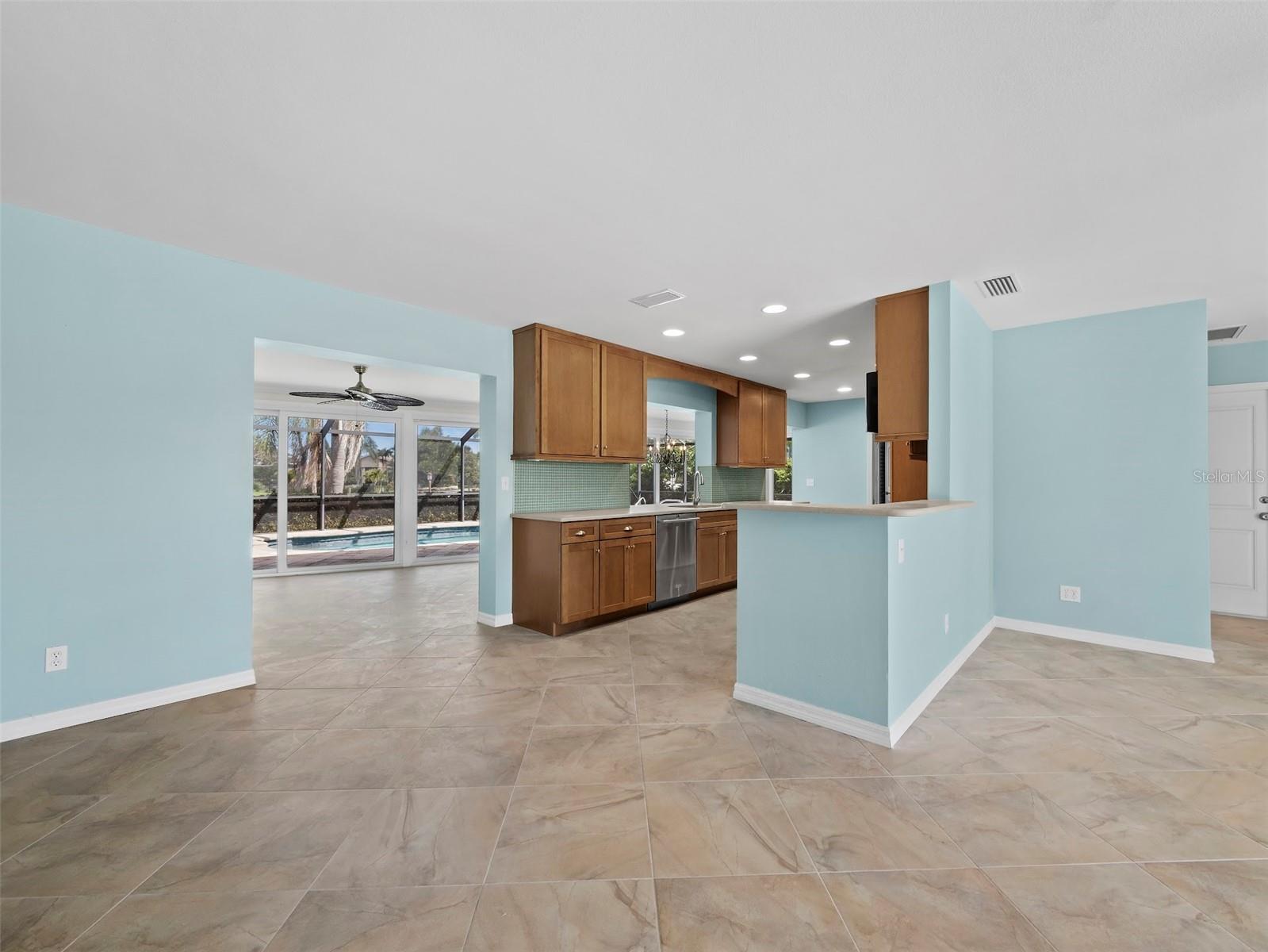 EMERALD HARBOR - Residential