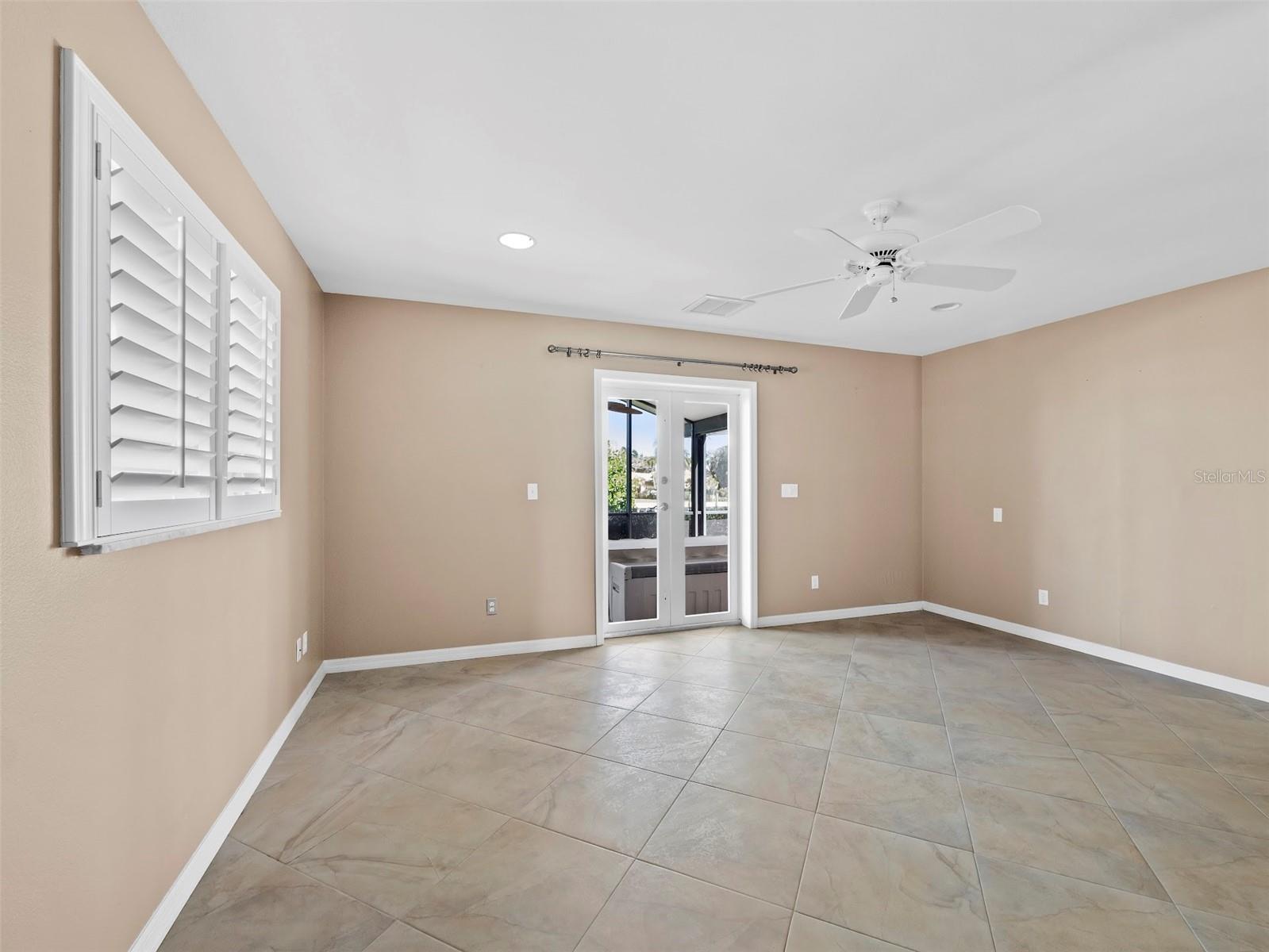 EMERALD HARBOR - Residential