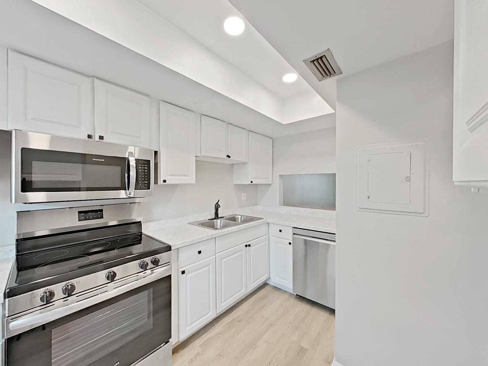100 GLENNES LANE 108