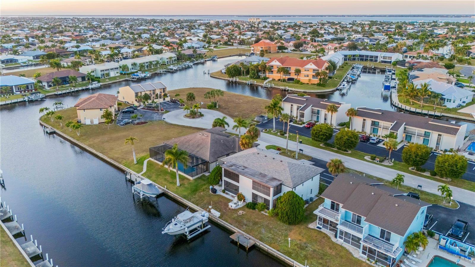 THREE STAGS - Residential