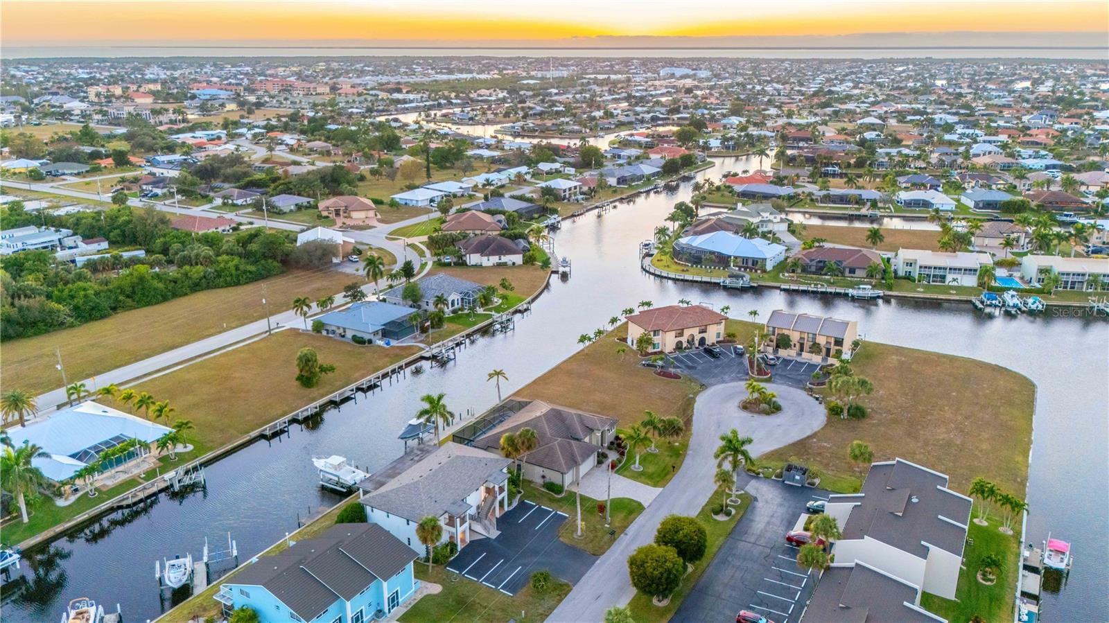 THREE STAGS - Residential