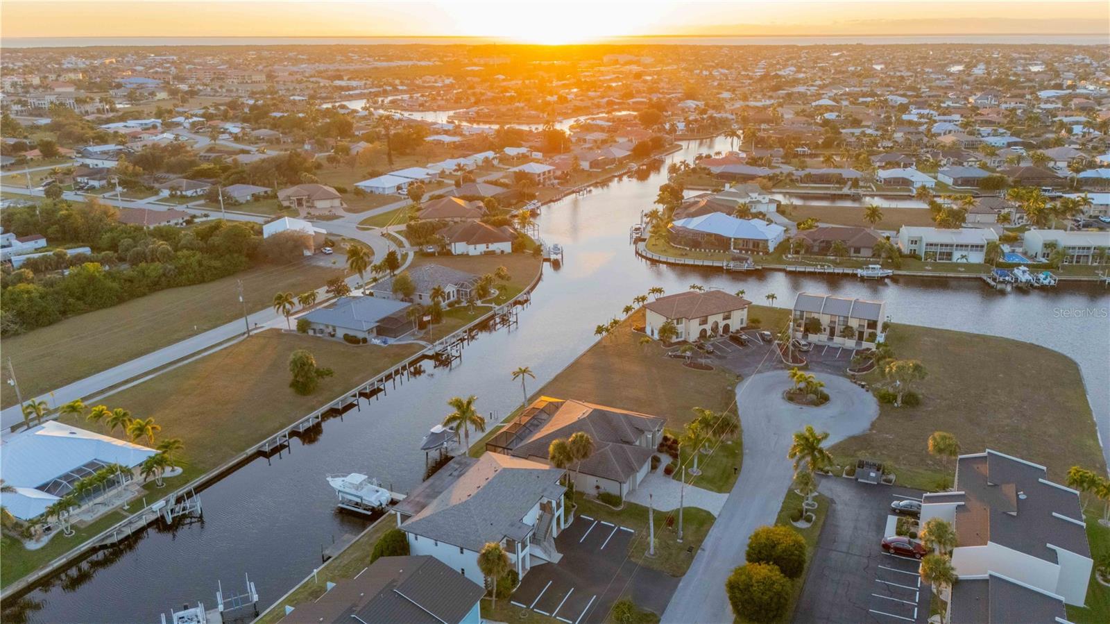 THREE STAGS - Residential