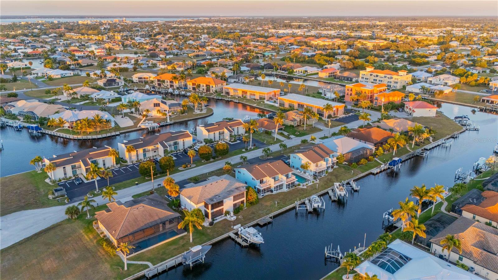 THREE STAGS - Residential