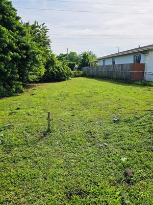 6033 NW 23RD CT, MIAMI, FL 33142 - Image 166e9a5f045a50bc2d6ef21ef887c4f8/1135512415