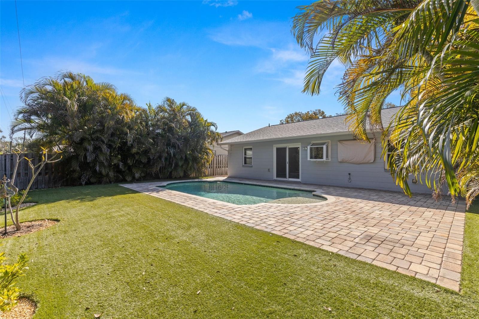 CRESCENT PARK - Residential