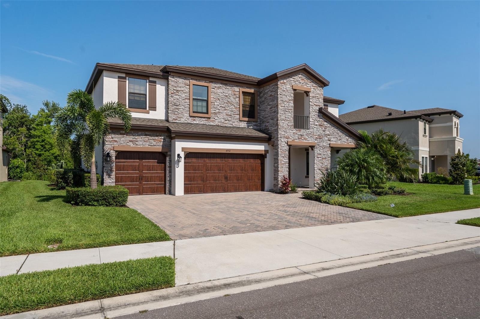 8932 ISABELLA CIRCLE