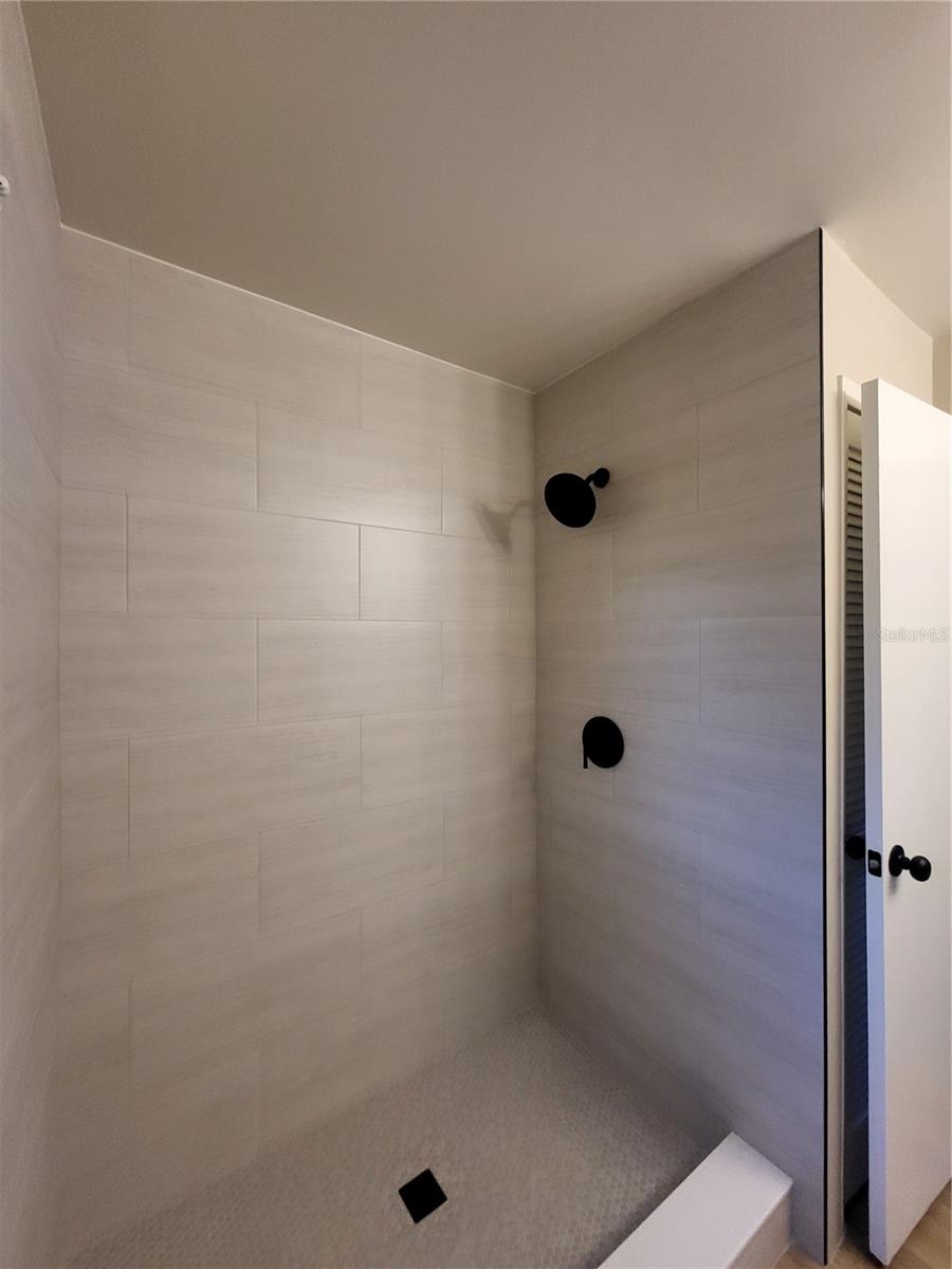 REGENCY PARK - Residential