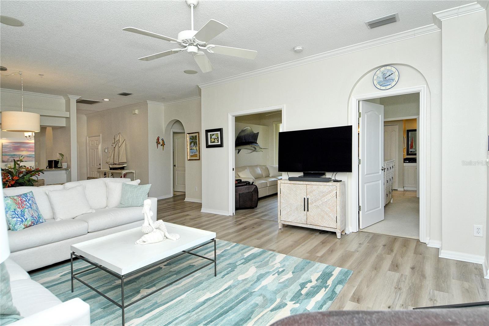 HERITAGE OAKS GOLF & COUNTRY CLUB - Residential