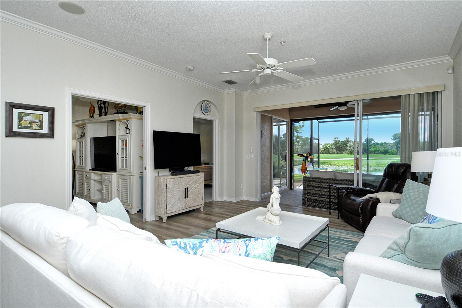 HERITAGE OAKS GOLF & COUNTRY CLUB - Residential