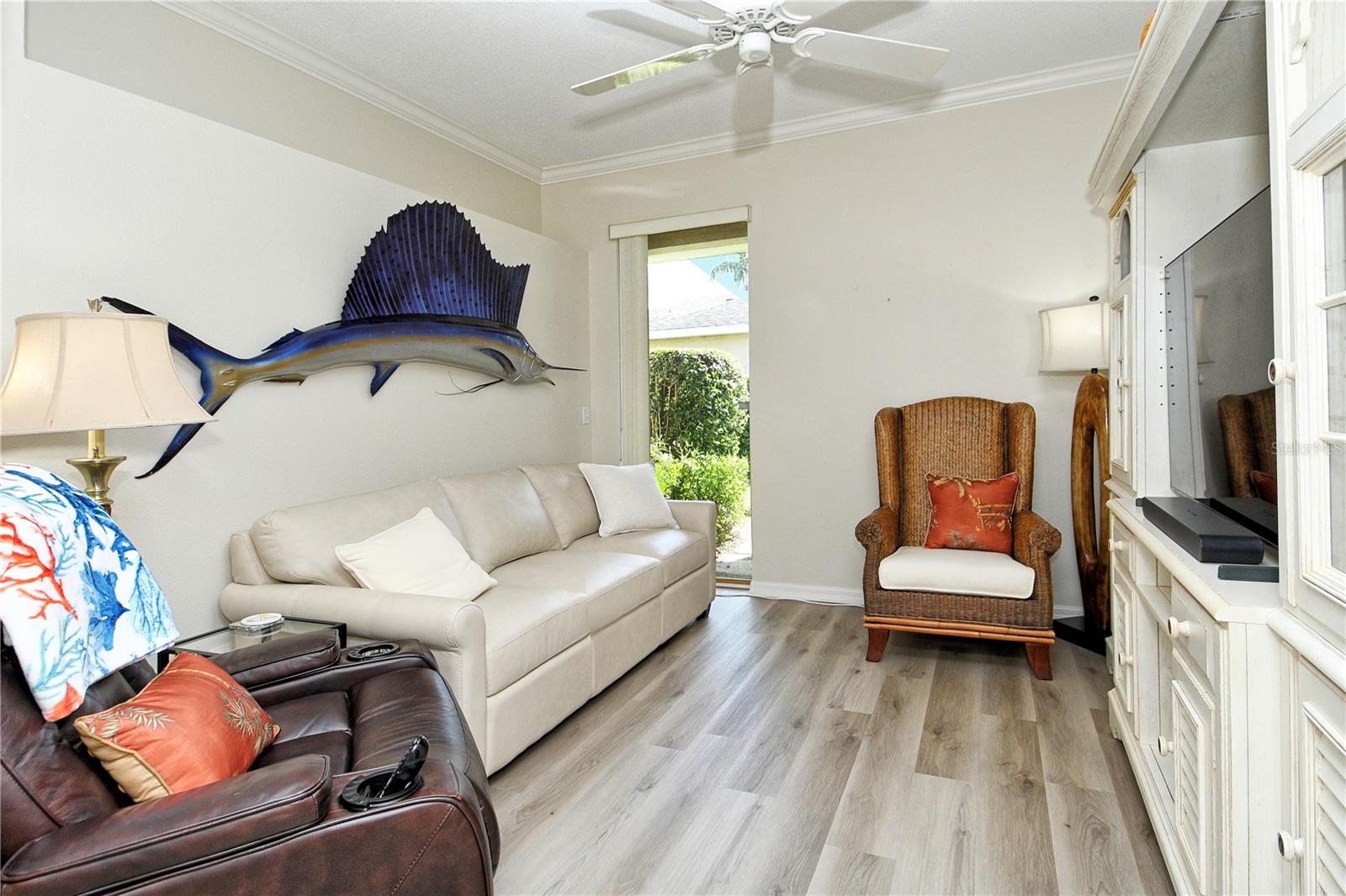 HERITAGE OAKS GOLF & COUNTRY CLUB - Residential