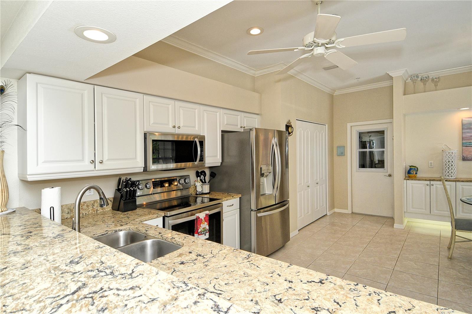 HERITAGE OAKS GOLF & COUNTRY CLUB - Residential