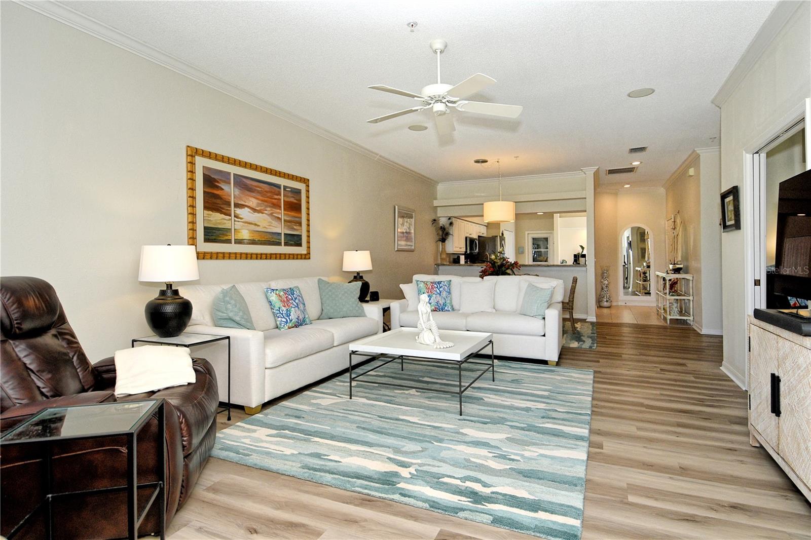 HERITAGE OAKS GOLF & COUNTRY CLUB - Residential