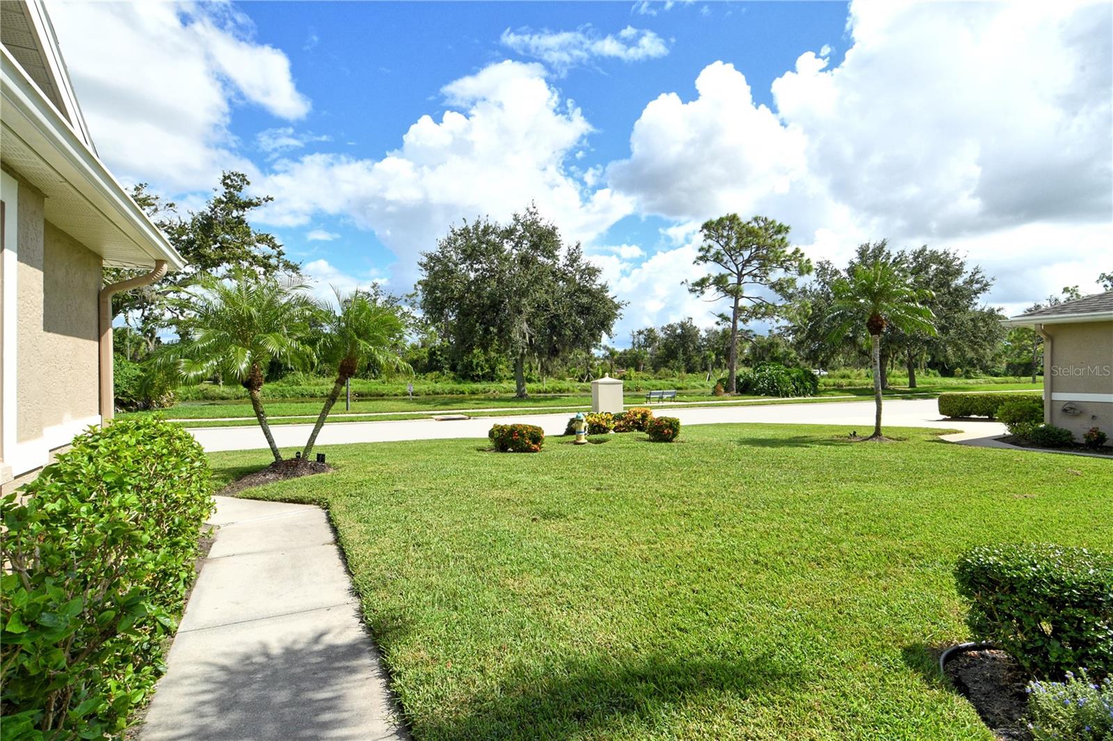 HERITAGE OAKS GOLF & COUNTRY CLUB - Residential