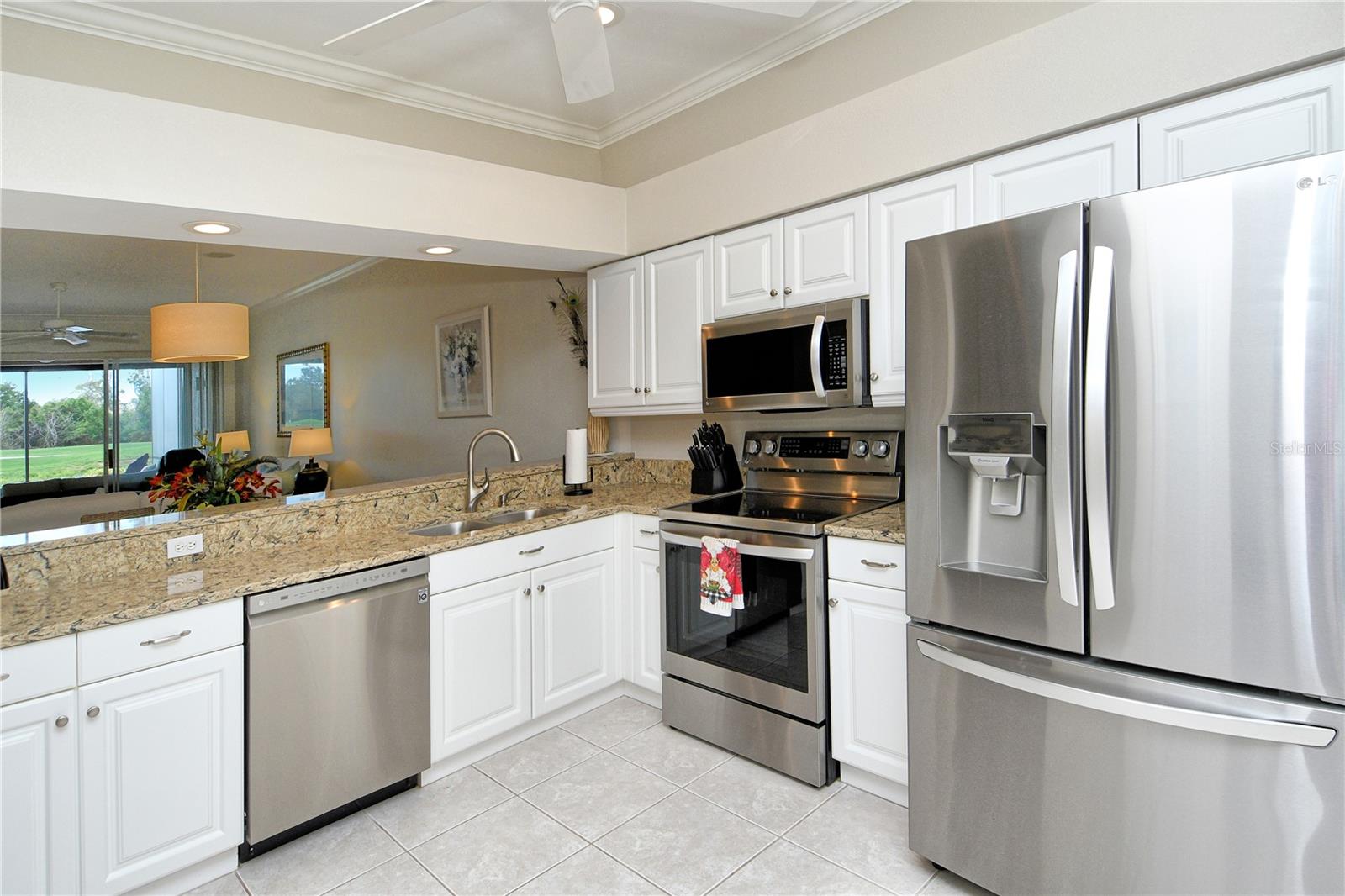 HERITAGE OAKS GOLF & COUNTRY CLUB - Residential