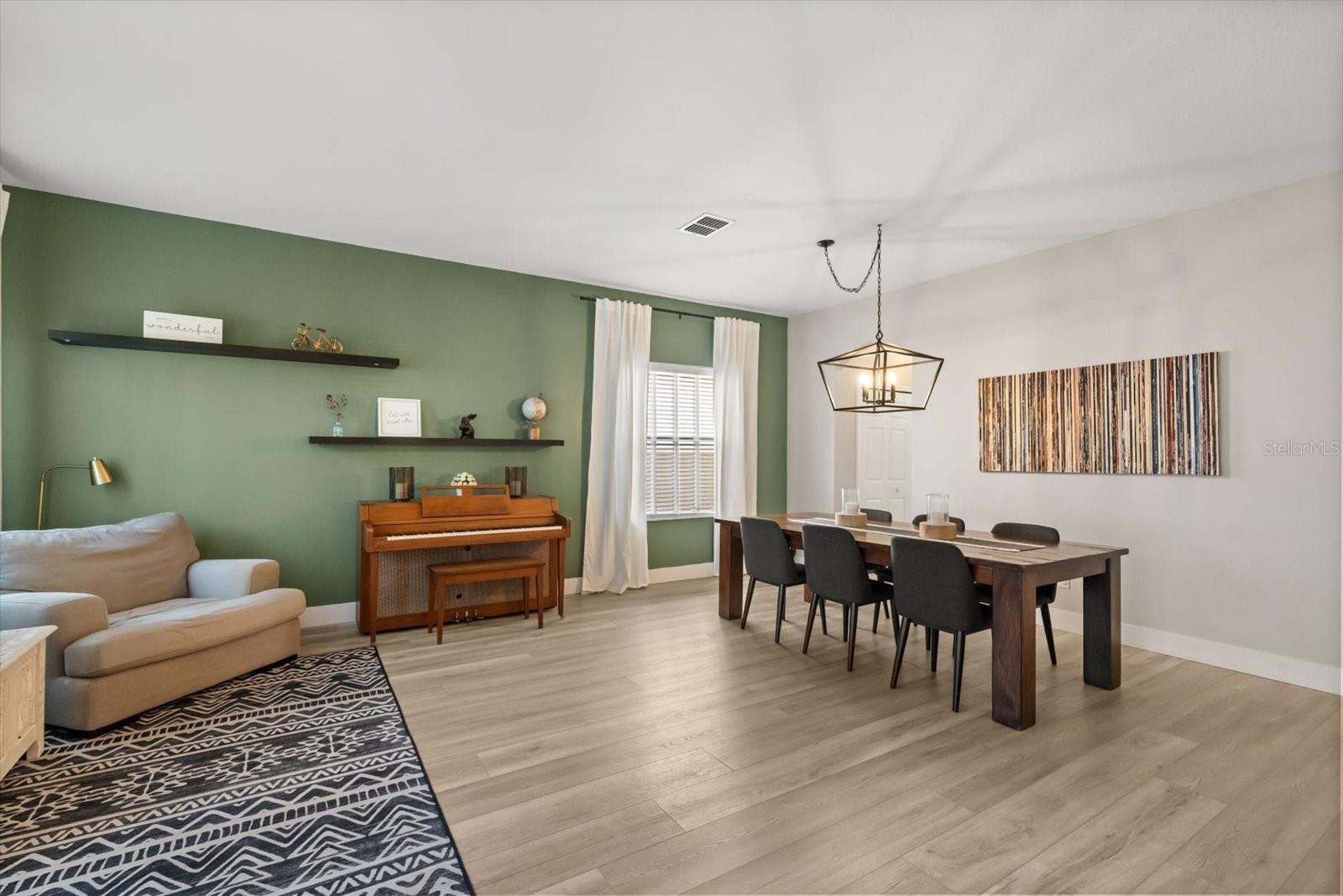 REGENCY ESTATES - Residential