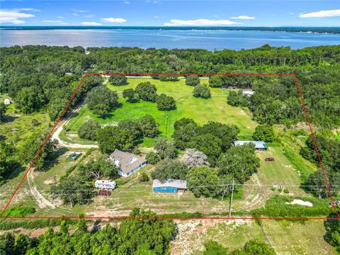 Photo of 13691 S Hwy 25, Eastlake Weir, FL 32133 (MLS # OM708195)